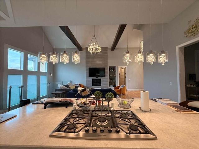 9174 Cottonwood Canyon Drive, Lenexa, KS 66219