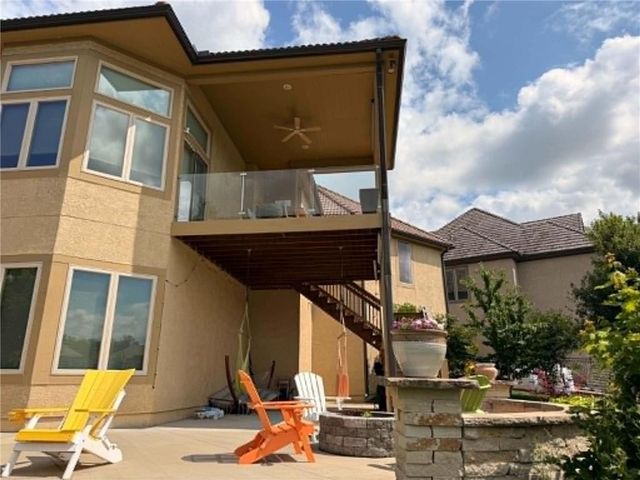 9174 Cottonwood Canyon Drive, Lenexa, KS 66219