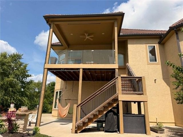 9174 Cottonwood Canyon Drive, Lenexa, KS 66219