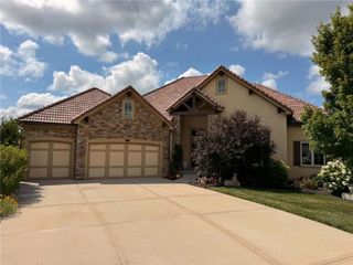 9174 Cottonwood Canyon Drive, Lenexa, KS 66219