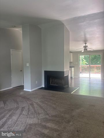 522 BRIGHTON PL, Essex, MD 21221