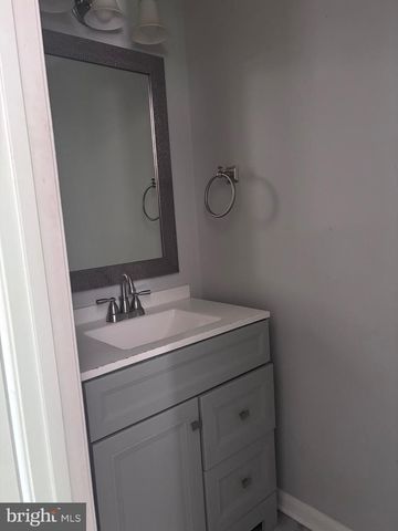 522 BRIGHTON PL, Essex, MD 21221