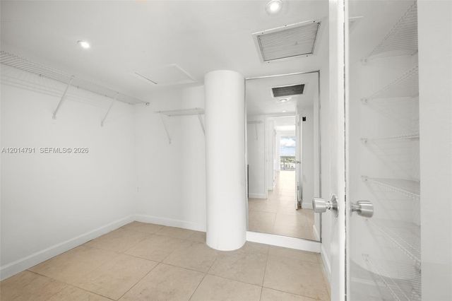 900 Bay Dr 1005, Miami Beach, FL 33141