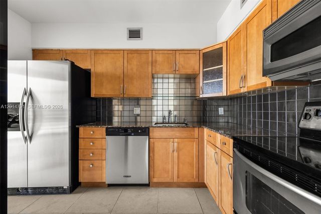 900 Bay Dr 1005, Miami Beach, FL 33141
