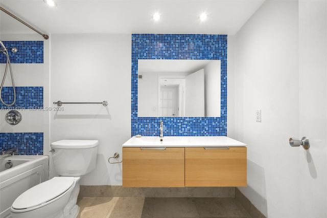 900 Bay Dr 1005, Miami Beach, FL 33141