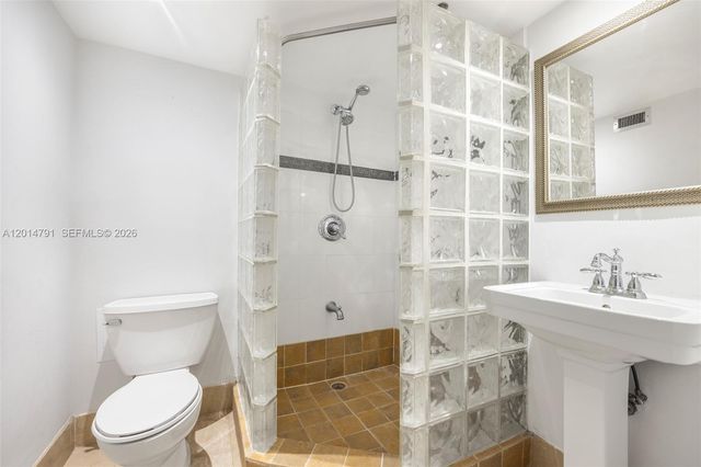 900 Bay Dr 1005, Miami Beach, FL 33141