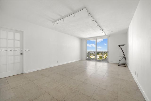 900 Bay Dr 1005, Miami Beach, FL 33141