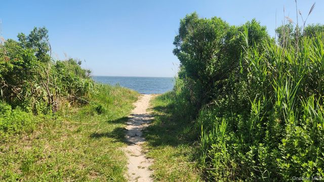 190 Pine Neck Avenue, East Patchogue, NY 11772