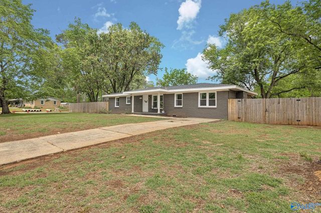 4110 Mcclain Lane NW, Huntsville, AL 35810