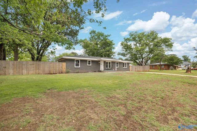 4110 Mcclain Lane NW, Huntsville, AL 35810