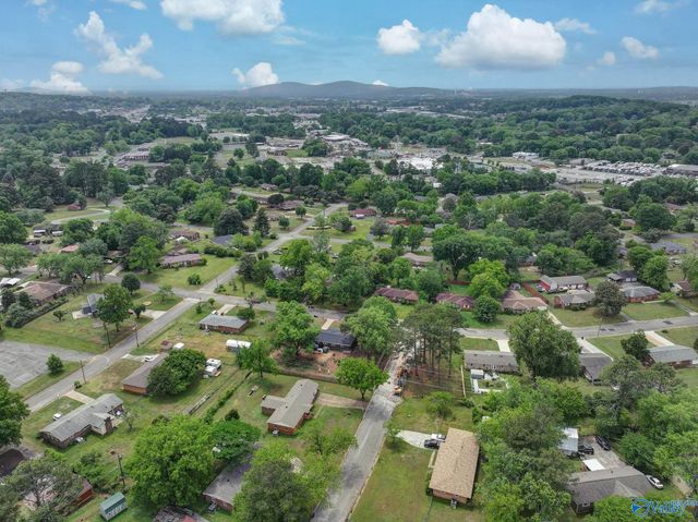4110 Mcclain Lane NW, Huntsville, AL 35810