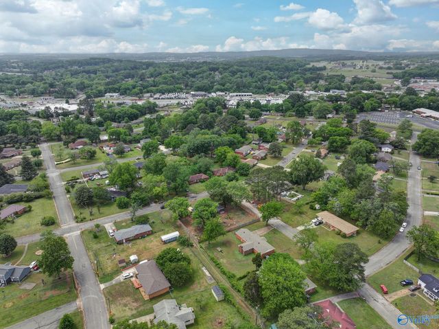 4110 Mcclain Lane NW, Huntsville, AL 35810