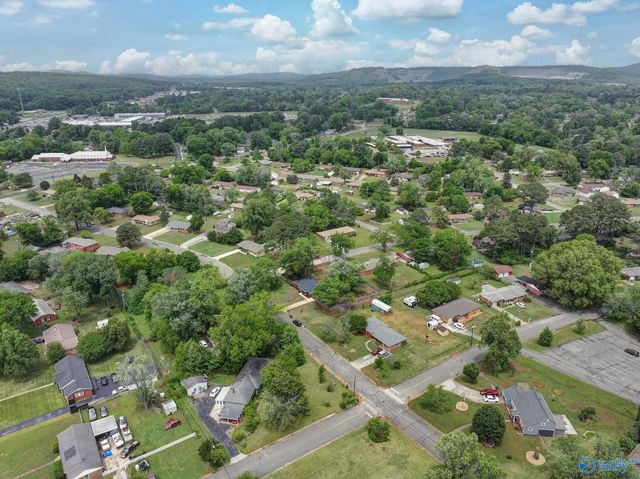 4110 Mcclain Lane NW, Huntsville, AL 35810