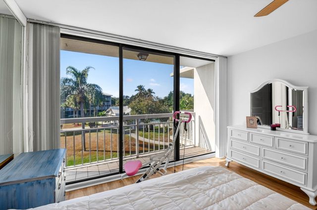 2701 Village Boulevard 303, West Palm Beach, FL 33409