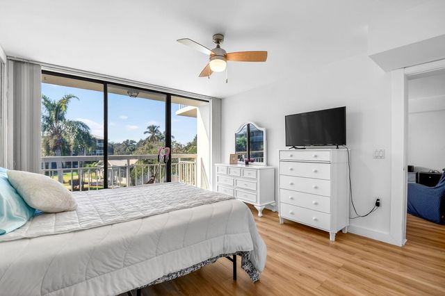 2701 Village Boulevard 303, West Palm Beach, FL 33409