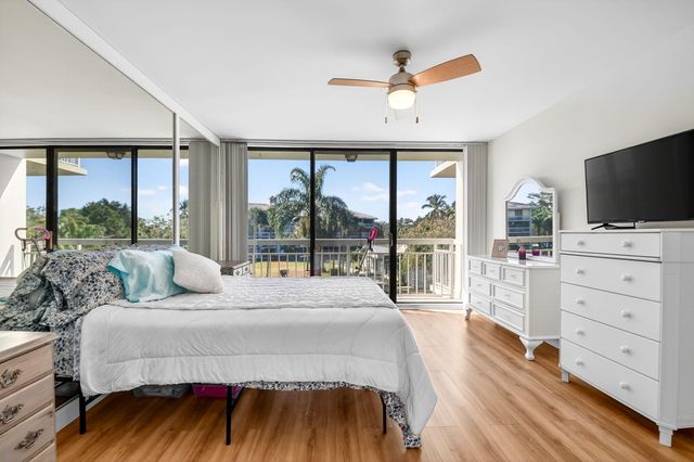 2701 Village Boulevard 303, West Palm Beach, FL 33409