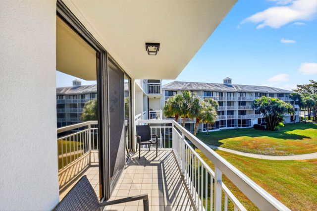 2701 Village Boulevard 303, West Palm Beach, FL 33409