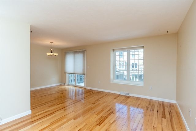 110 Ridgefield Cir D, Clinton, MA 01510