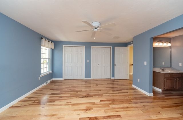 110 Ridgefield Cir D, Clinton, MA 01510