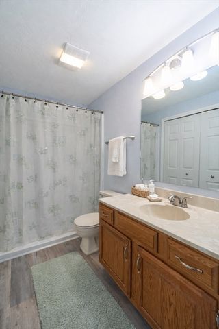 110 Ridgefield Cir D, Clinton, MA 01510