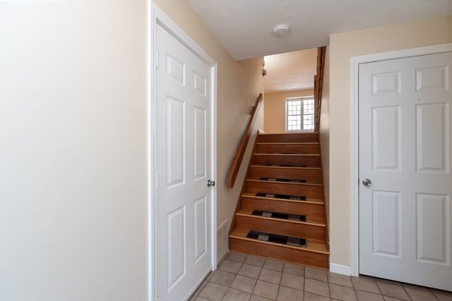 110 Ridgefield Cir D, Clinton, MA 01510