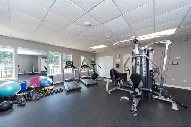 110 Ridgefield Cir D, Clinton, MA 01510