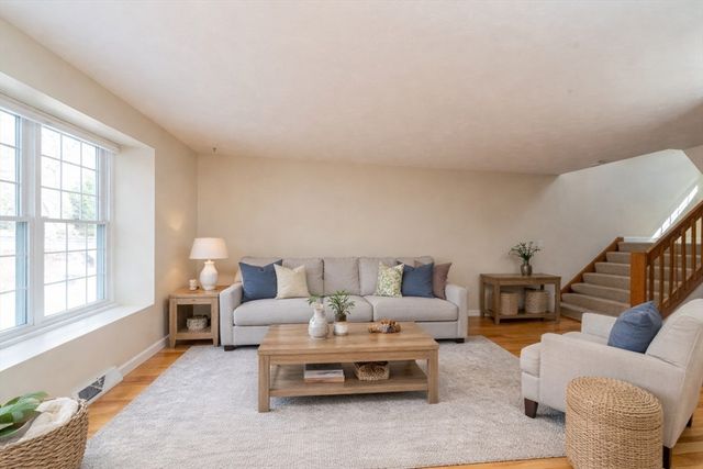 110 Ridgefield Cir D, Clinton, MA 01510