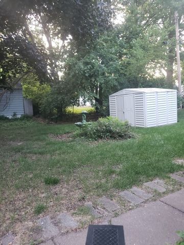 2066 38th Street, Rock Island, IL 61201