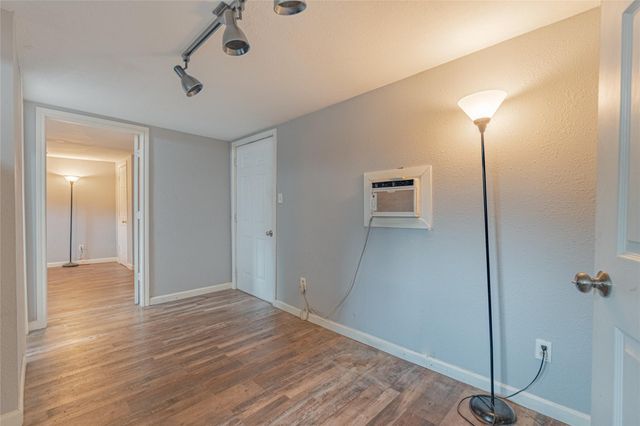 4206 Walker Street B, Houston, TX 77023