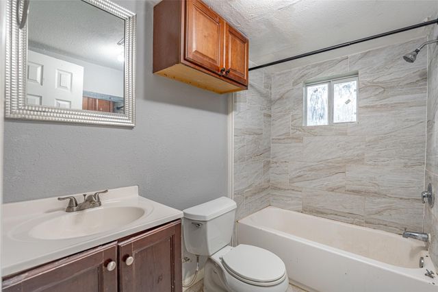 4206 Walker Street B, Houston, TX 77023