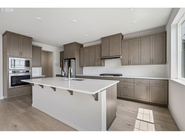 16930 Sw DOWITCHER Ln, Beaverton, OR 97007