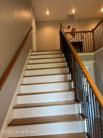 4900 S Woodland Dr, Radcliff, KY 40160