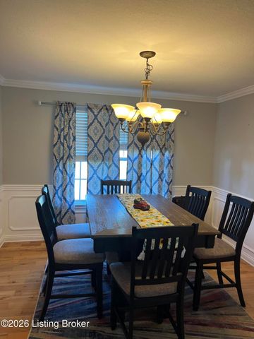 4900 S Woodland Dr, Radcliff, KY 40160