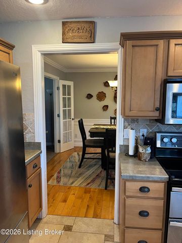 4900 S Woodland Dr, Radcliff, KY 40160