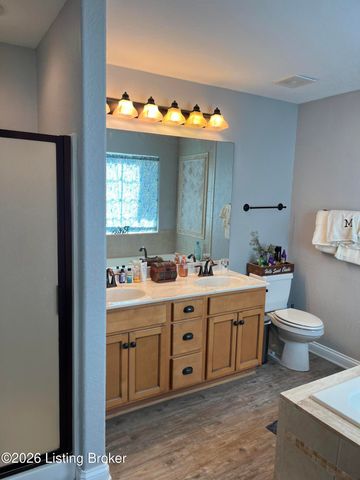 4900 S Woodland Dr, Radcliff, KY 40160