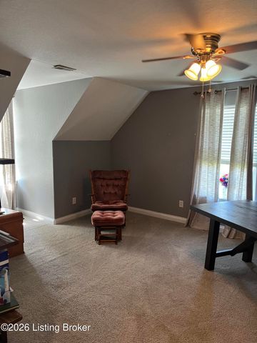 4900 S Woodland Dr, Radcliff, KY 40160