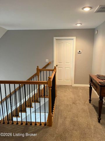 4900 S Woodland Dr, Radcliff, KY 40160