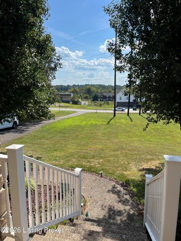 4900 S Woodland Dr, Radcliff, KY 40160