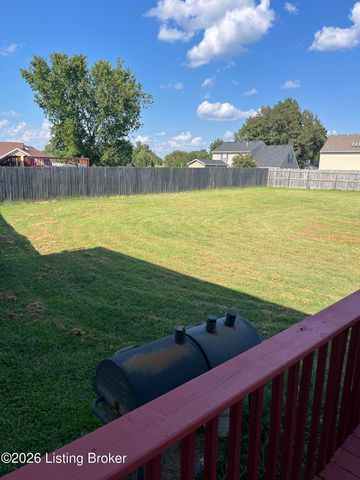 4900 S Woodland Dr, Radcliff, KY 40160