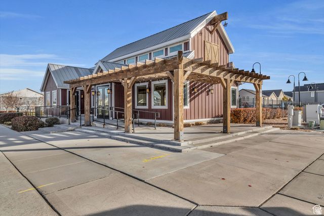 437 S BURR OAK LN, Saratoga Springs, UT 84045