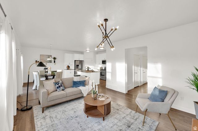 437 S BURR OAK LN, Saratoga Springs, UT 84045