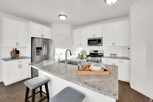 437 S BURR OAK LN, Saratoga Springs, UT 84045