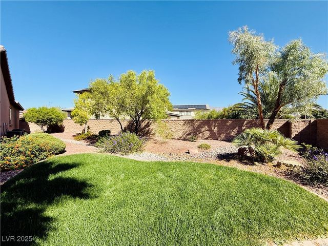 7404 Eggshell Drive, North Las Vegas, NV 89084