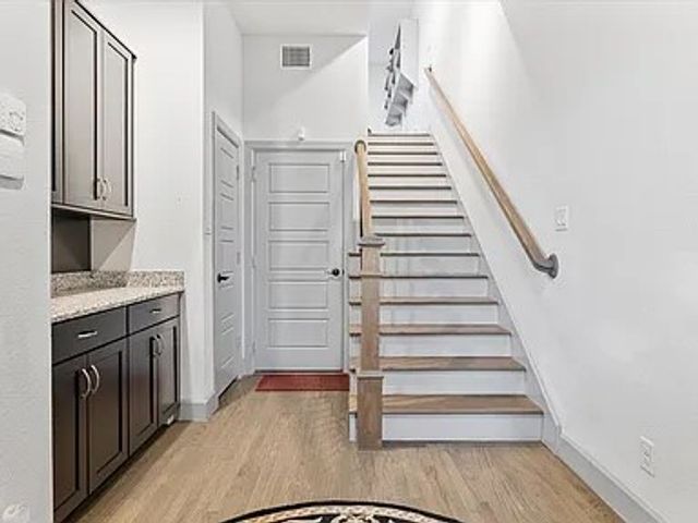 1390 Arch Place, Dallas, TX 75215