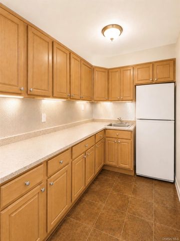 14470 41st Avenue 6, Flushing, NY 11355
