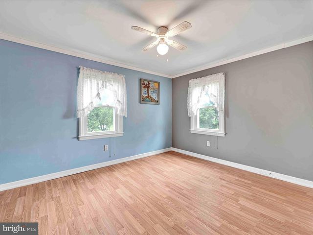 37 SEYMOUR DR, Myerstown, PA 17067