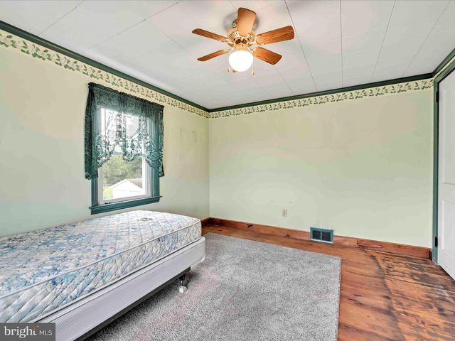 37 SEYMOUR DR, Myerstown, PA 17067