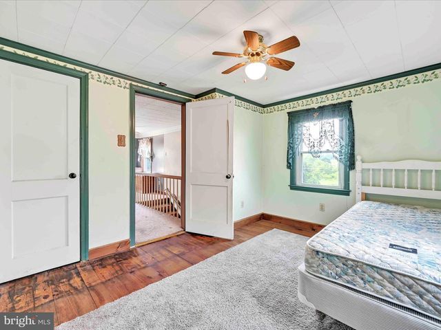 37 SEYMOUR DR, Myerstown, PA 17067