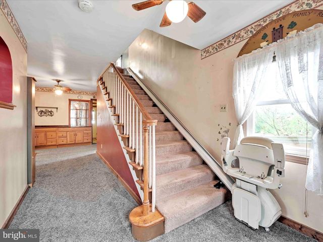 37 SEYMOUR DR, Myerstown, PA 17067