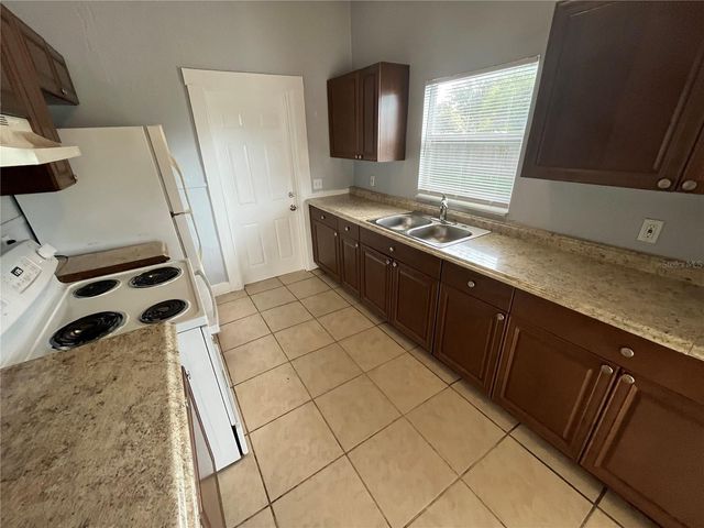 713 W MYRTLE STREET, Lakeland, FL 33815